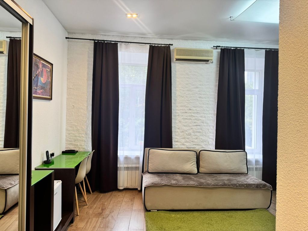 Четырёхместный номер полулюкс (Junior suite)