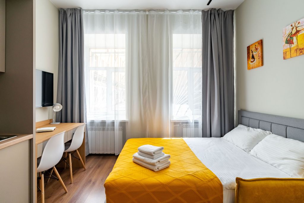 Двухместный номер с 1 кроватью и креслом