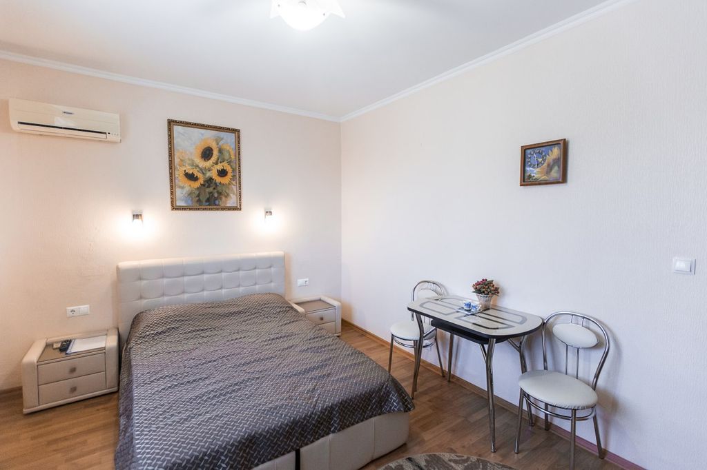 Двухместный номер с 1 кроватью Бюджетный двухместный номер (подсолнух)