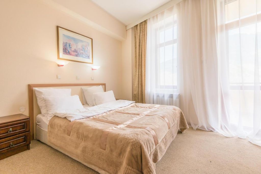 Семейный номер улучшенный с видом на горы