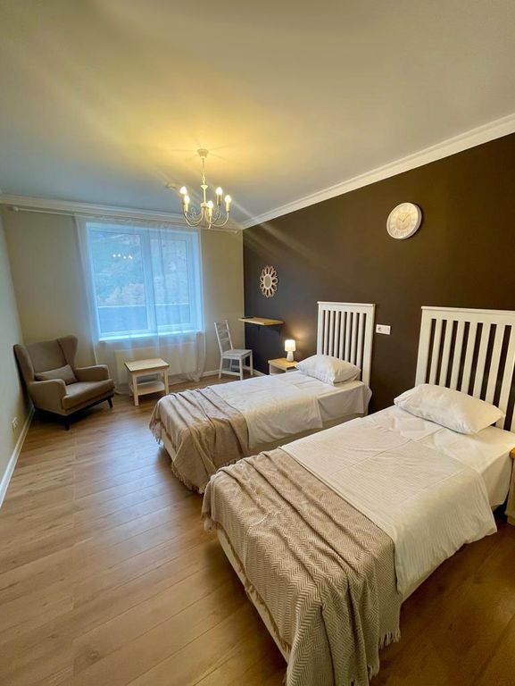 Двухместный номер с 2 отдельными кроватями улучшенный с видом на горы