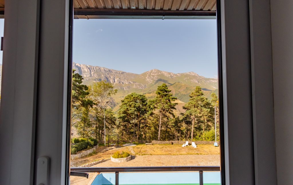 Семейный номер стандарт с видом на горы