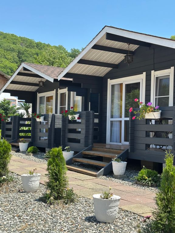 Четырёхместный номер коттедж с удобствами