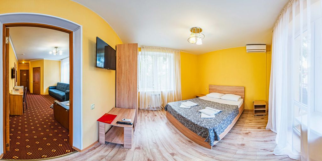 Четырёхместный номер двухкомнатный полулюкс