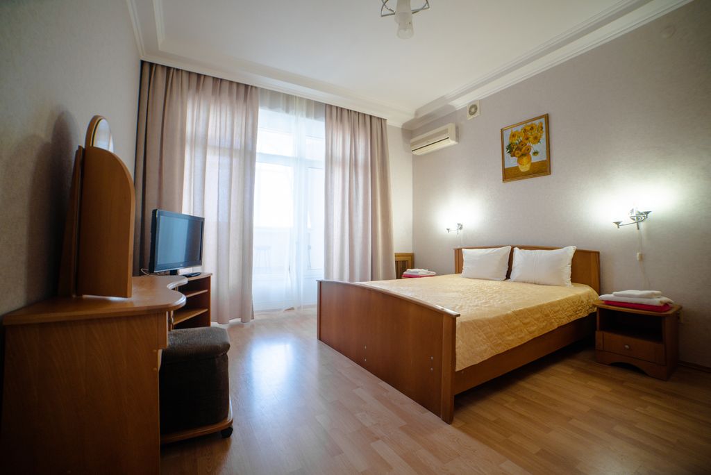 Четырёхместный номер люкс с видом на море