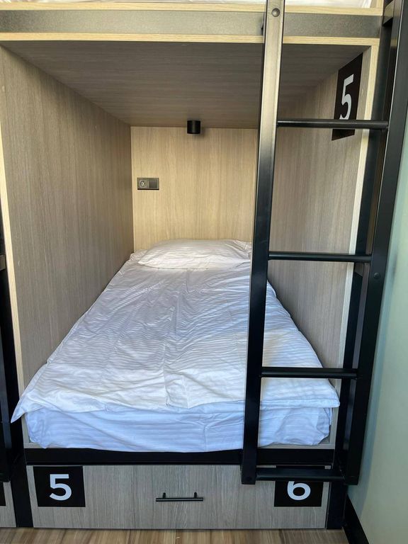 Многоместный смешанный номер Капсула в общем номере