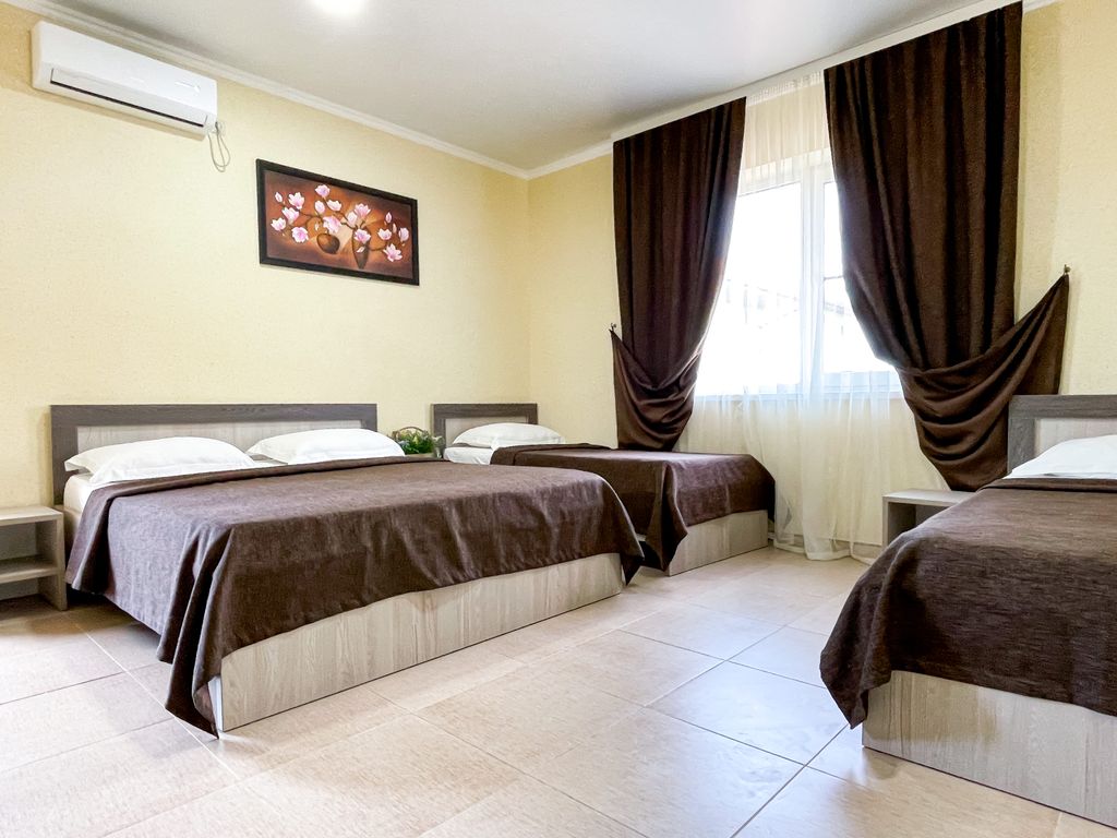 Четырёхместный номер Полулюкс четырехместный