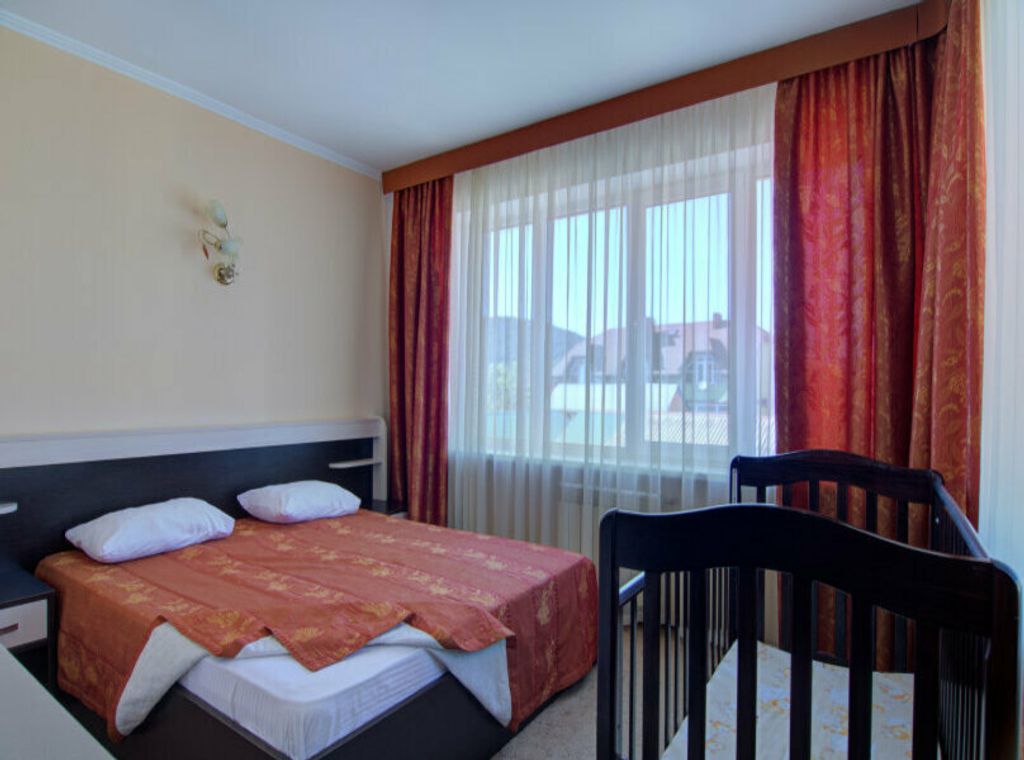 Четырёхместный номер полулюкс