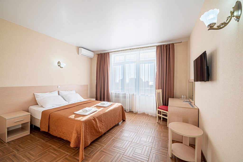 Двухместный номер с 1 кроватью стандарт с балконом (вид на море)