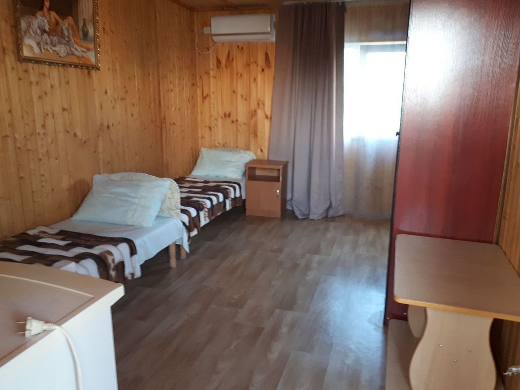 Четырёхместный номер стандарт с балконом