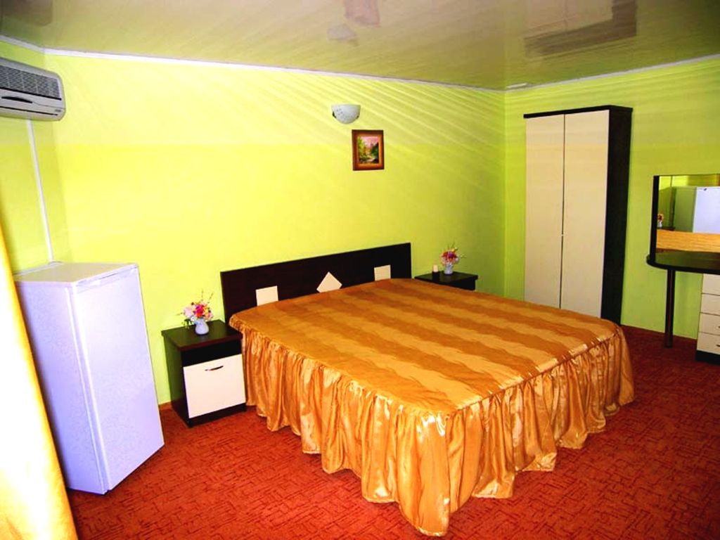 Четырёхместный номер комфорт с балконом