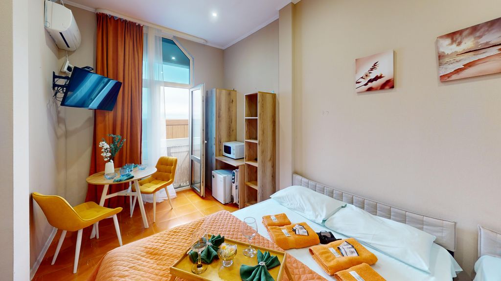 Семейный на набережной Ривьера