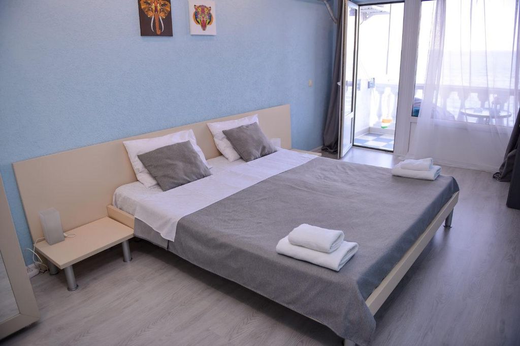 Двухместный с 1 кроватью Полулюкс с двухспальной кроватью, балконом и с видом на море S7