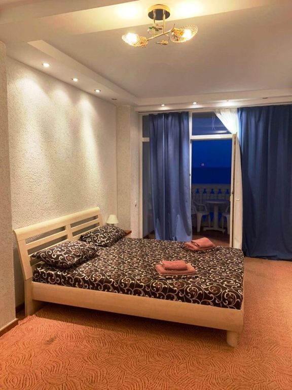 Трёхместный с балконом, видом на море, 2 этаж