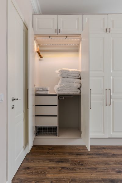 Шкаф в спальне1