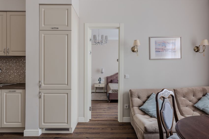 Вид из кухни-гостиной в спальню 1