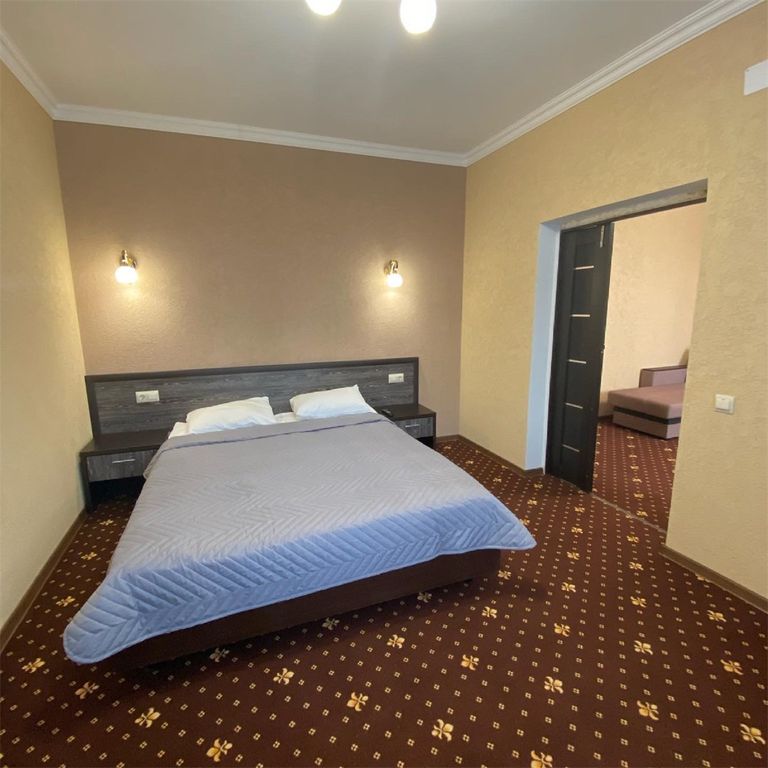 Четырёхместный номер полулюкс