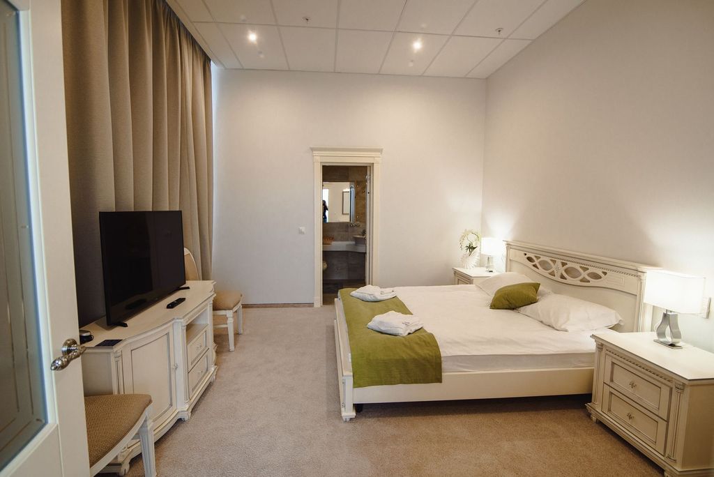 Двухместный номер с 1 кроватью Гранд Люкс (Корпус 3 звезды)