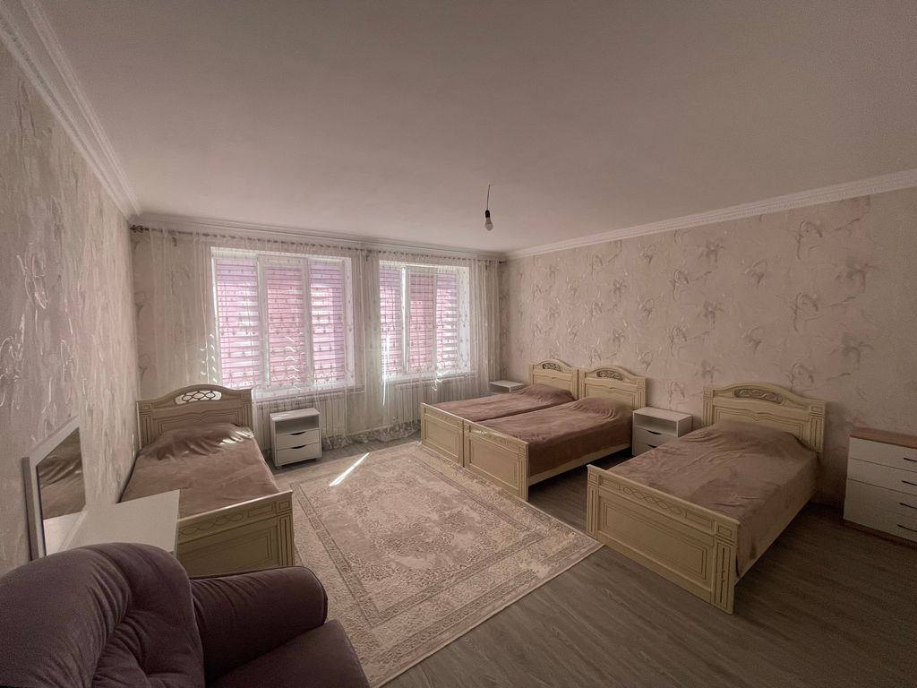 Четырёхместный номер улучшенный с видом на горы