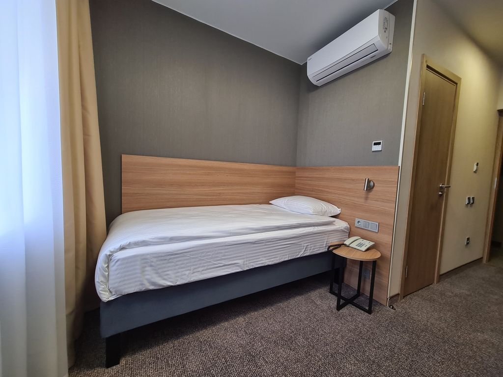 Одноместный номер улучшенный Амакс