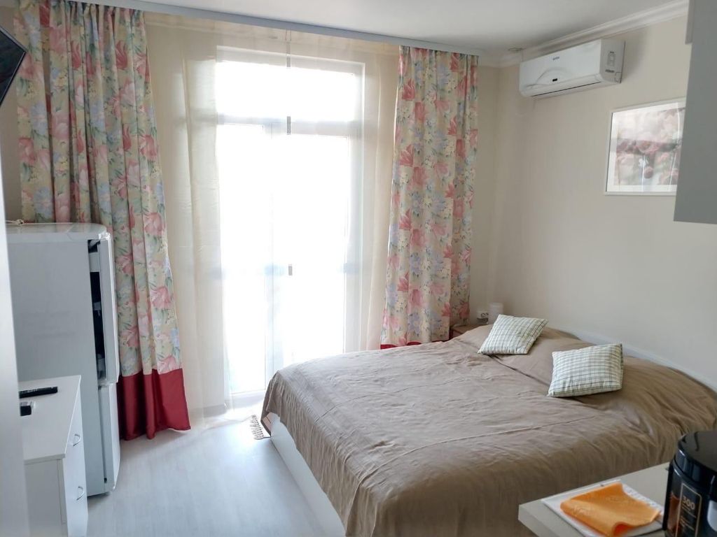 Апартаменты Апартаменты 7/8 с балконом с боковым видом на море