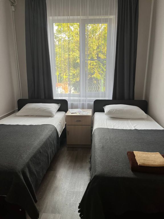 Двухместный номер с 2 отдельными кроватями Эконом (№19) Душ и туалет общего пользования