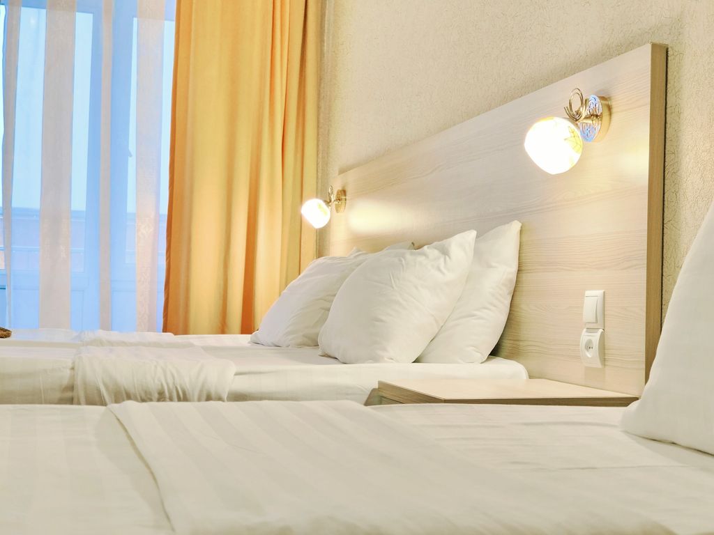 Семейный номер 2х комнатный 5ти местный с боковым видом на море