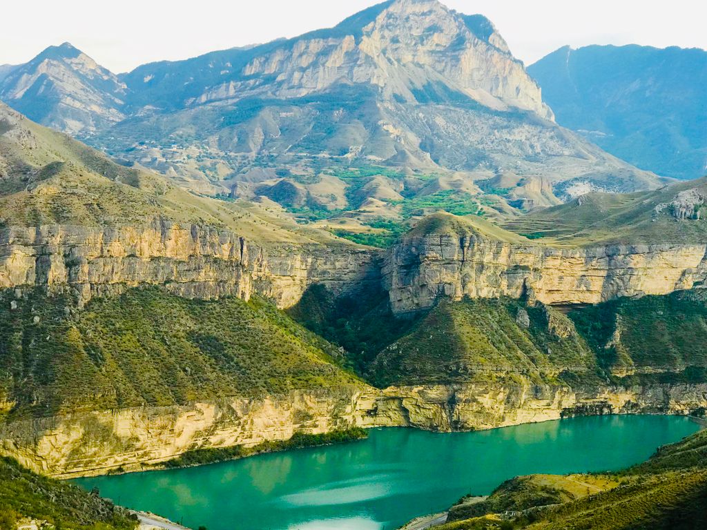 Трёхместный номер улучшенный с видом на горы