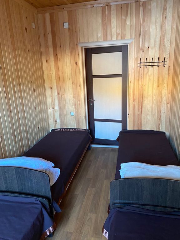 Четырёхместный номер на 1 этаже с общей кухней и бесплатным мангалом