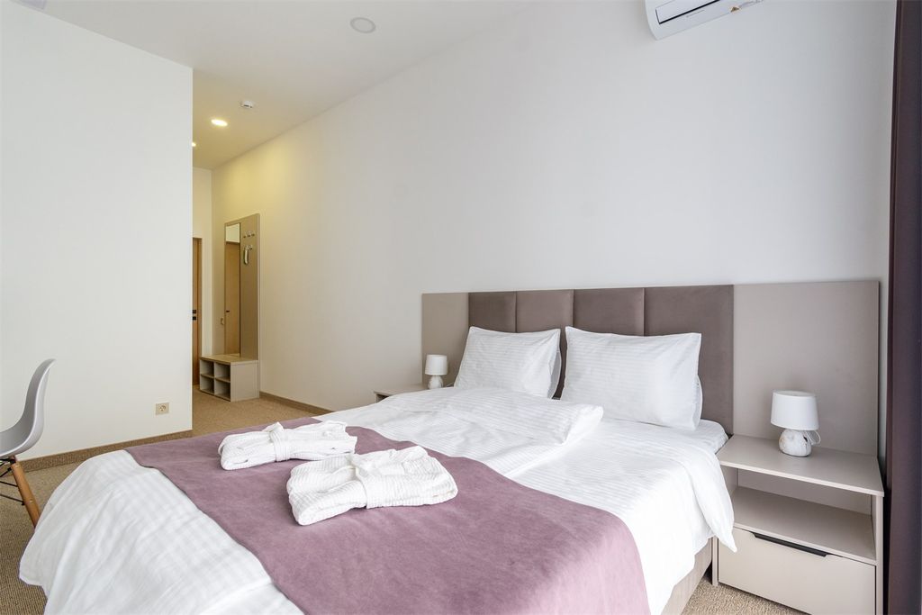 Двухместный номер с 1 кроватью улучшенный с балконом