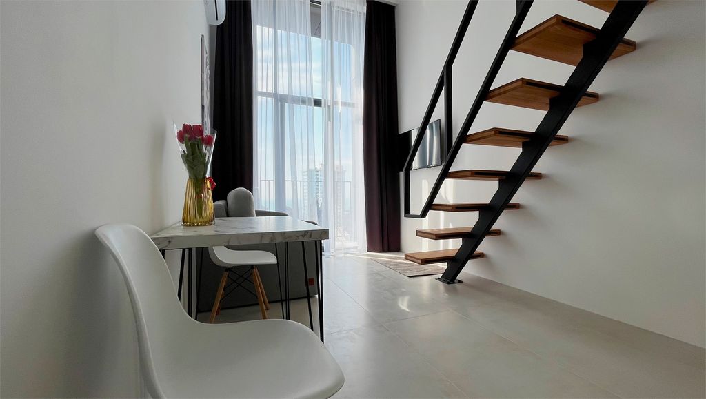 Апартаменты двухуровневые 1 этаж вид на море