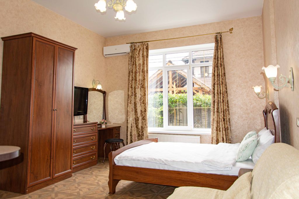 Трёхместный номер студия с кухней