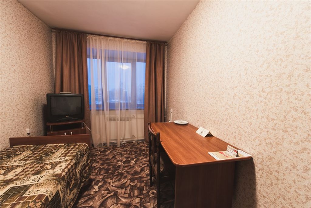 Одноместный номер бюджетный с санузлом на этаже