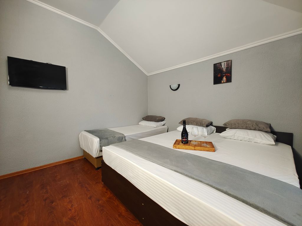 Трёхместный номер стандарт без балкона