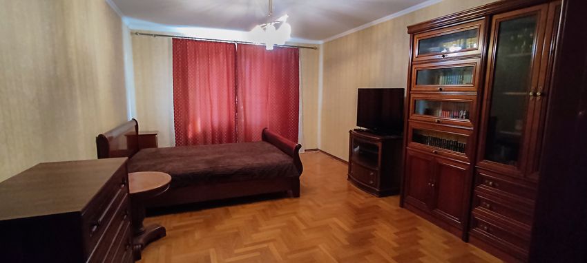 Спальня с двуспальной кроватью