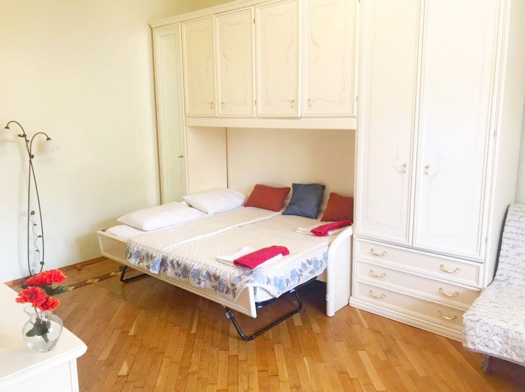 Трёхместный номер полулюкс