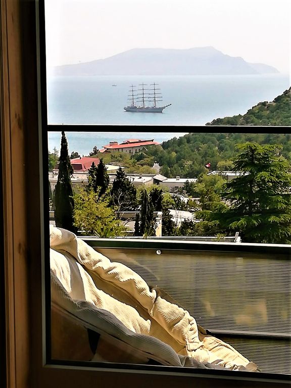 Четырёхместный номер улучшенный с видом на море