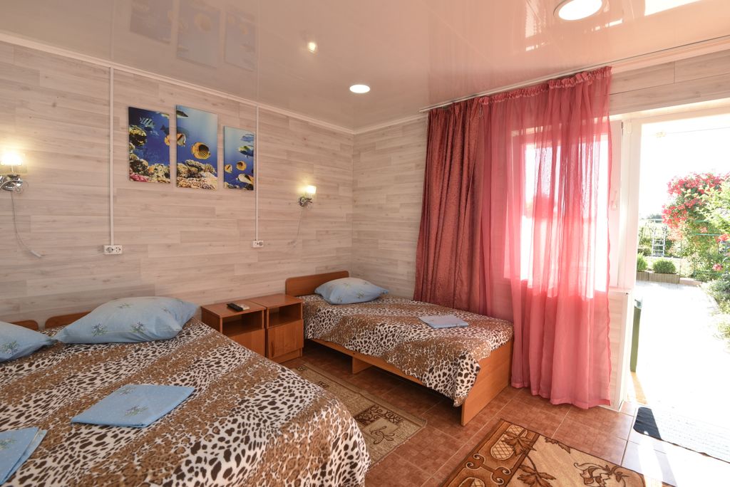 Трёхместный номер стандарт № 2