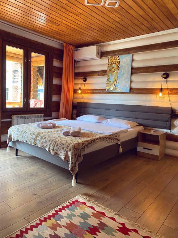 Двухместный номер с 1 кроватью Аутентичный Superior с балконом, видом на горы, с ванной, №8