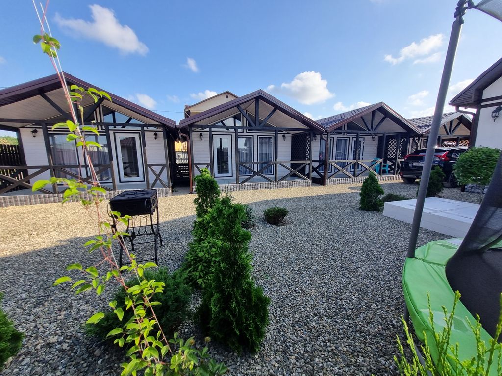 Consul hotel 4*. Хоста кучугуры гостевой дом. Суточно кучугуры. Гостиницы в кучугурах винтаж. Суточно кучугуры.