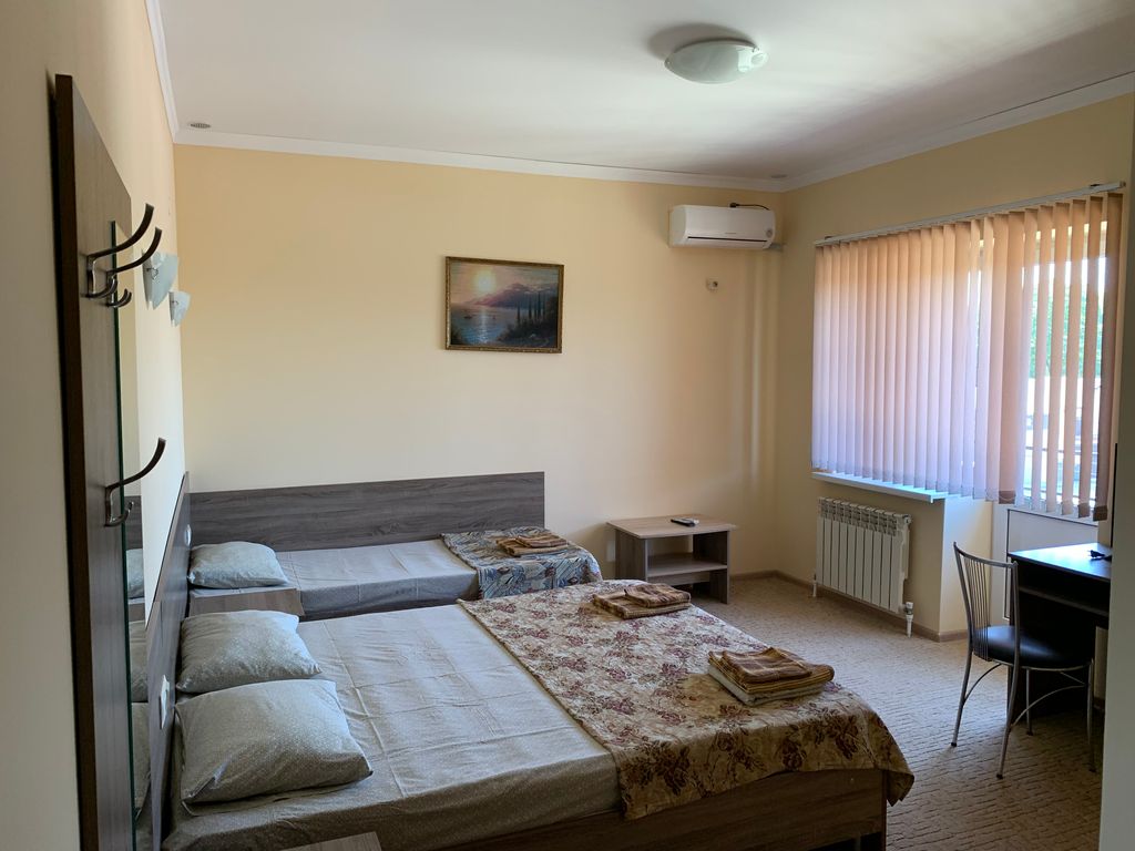 Трёхместный номер полулюкс