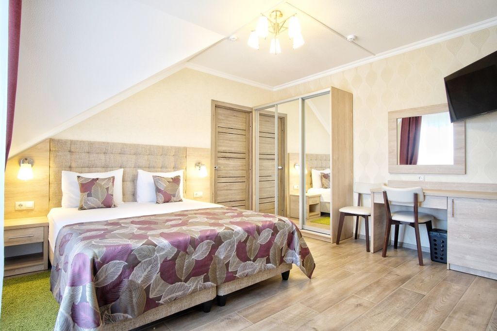 Четырёхместный номер улучшенный двухкомнатный