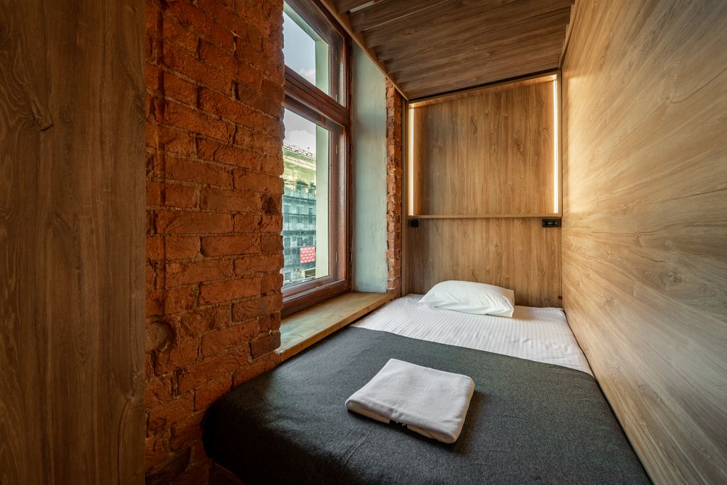 Одноместный номер капсула Люкс с окном