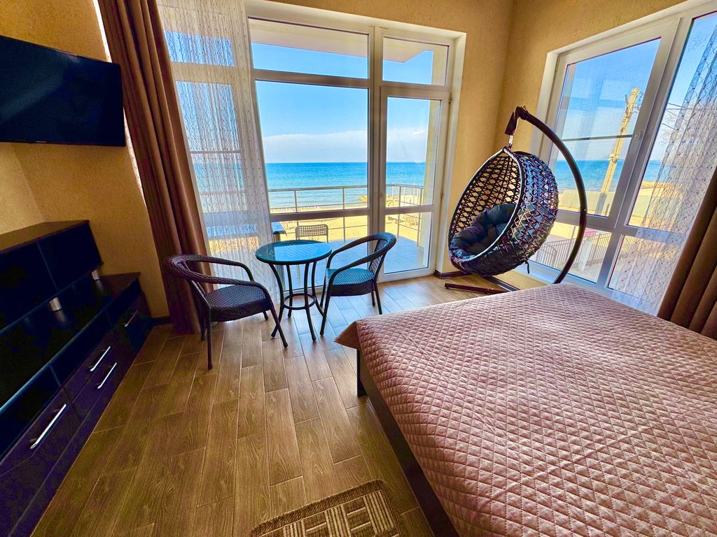 Апартаменты Двухкомнатная квартира с видом на море