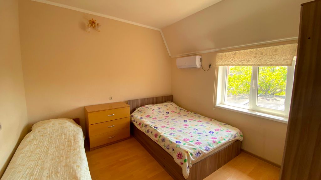 Трёхместный номер стандарт с видом на город