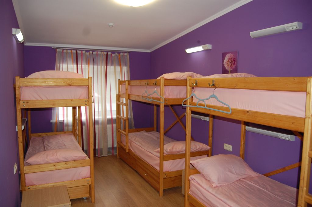 Многоместный женский номер эконом (душ/туалет общий)