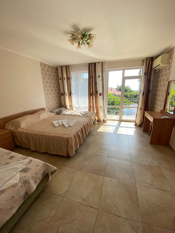 Четырёхместный номер улучшенный с видом на море