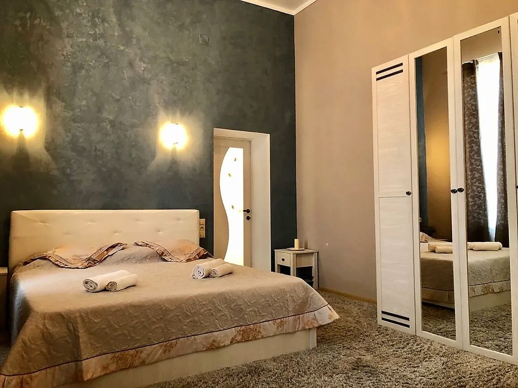 Семейный номер белый двухкомнатный люкс