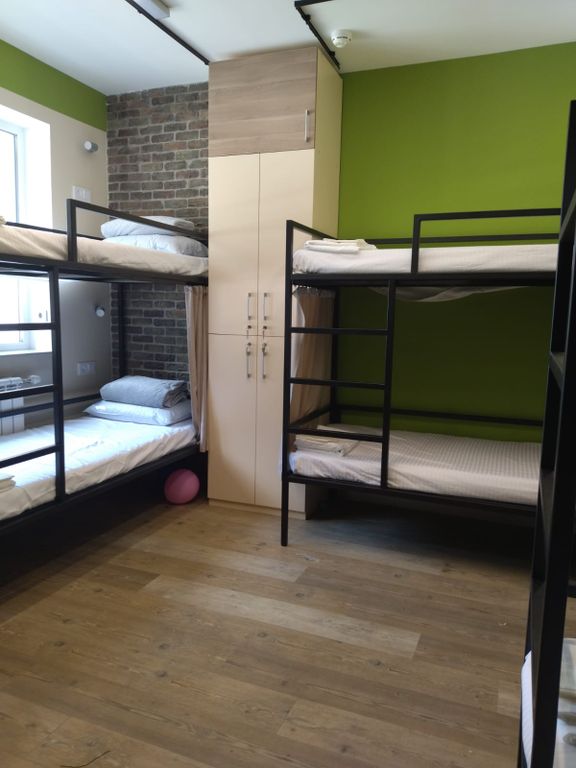 Многоместный женский номер кровать в общем женском номере с 8 кроватями с общей ванной комнатой