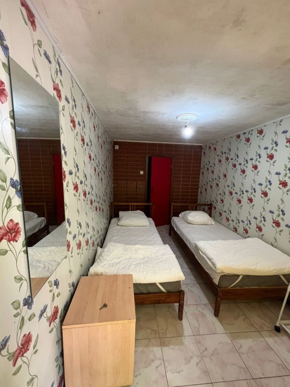 Двухместный номер с 2 отдельными кроватями с удобствами N3